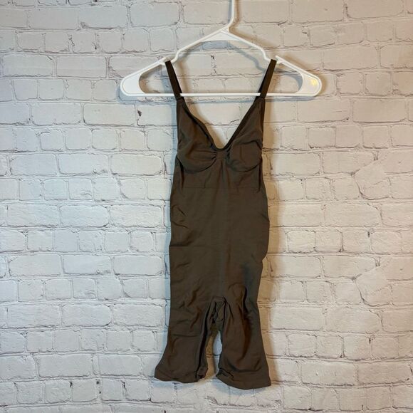 SKIMS Seamless Sculpting Bodysuit size Large - Picture 1 of 6